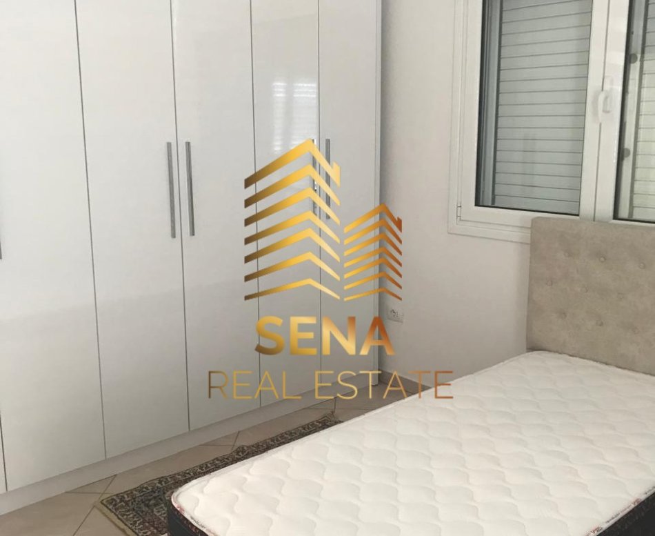 Tirane, jepet me qera apartament 1+1+Ballkon Kati 3, 70 m² 380 € (Rruga Veli Dedi)