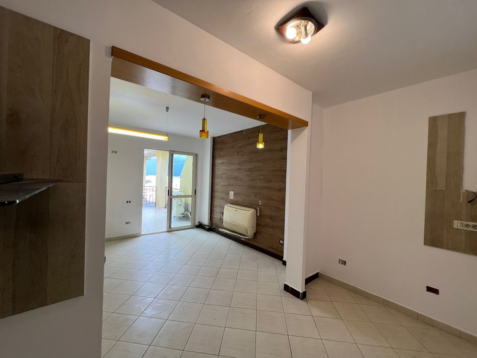 Tirane, shes 2+1 Kati 12, 117 m² 170.000 € (Rruga e kavajes)