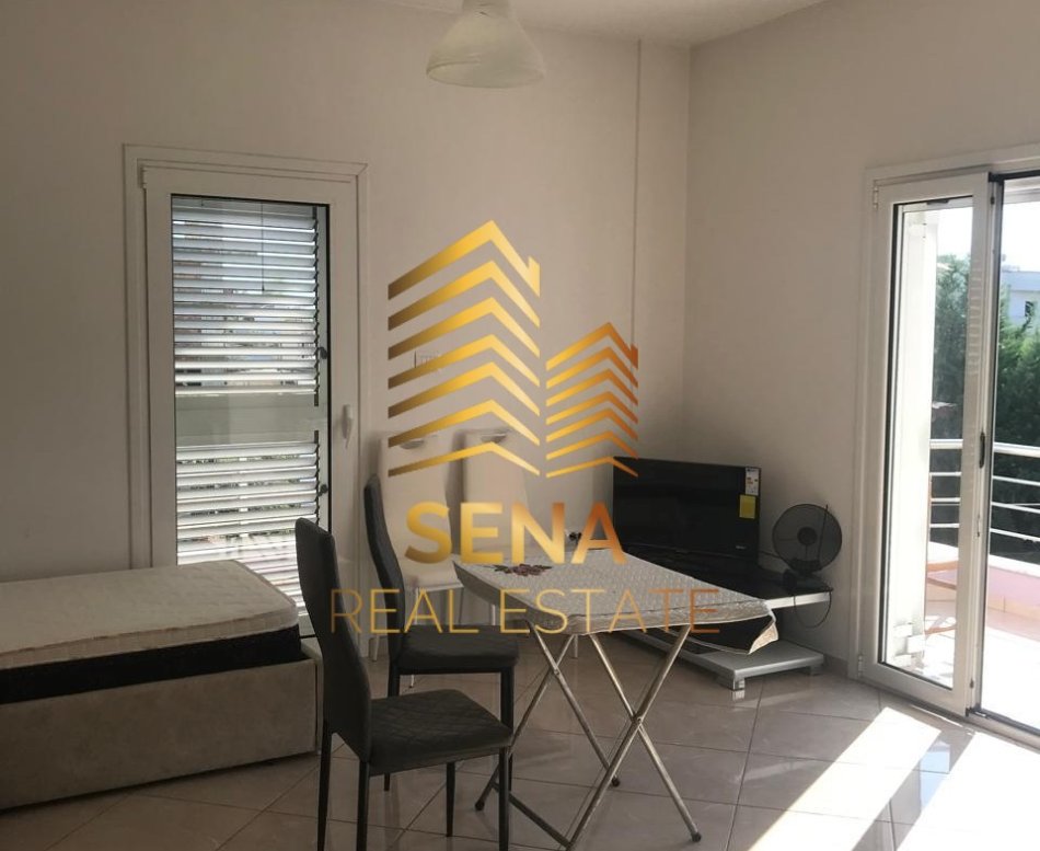 Tirane, jepet me qera apartament 1+1+Ballkon Kati 3, 70 m² 380 € (Rruga Veli Dedi)