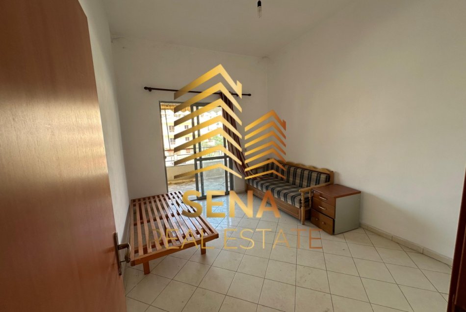 Tirane, shitet apartament 2+1+Ballkon Kati 2, 109 m² 125.000 € (Rruga Foto Xhavella)