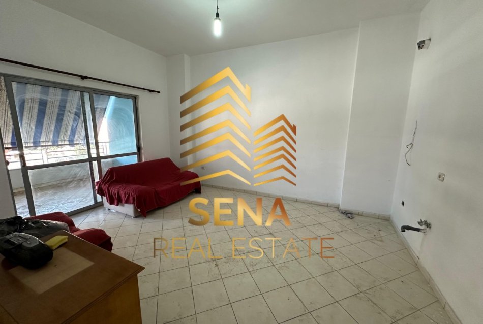 Tirane, shitet apartament 2+1+Ballkon Kati 2, 109 m² 125.000 € (Rruga Foto Xhavella)
