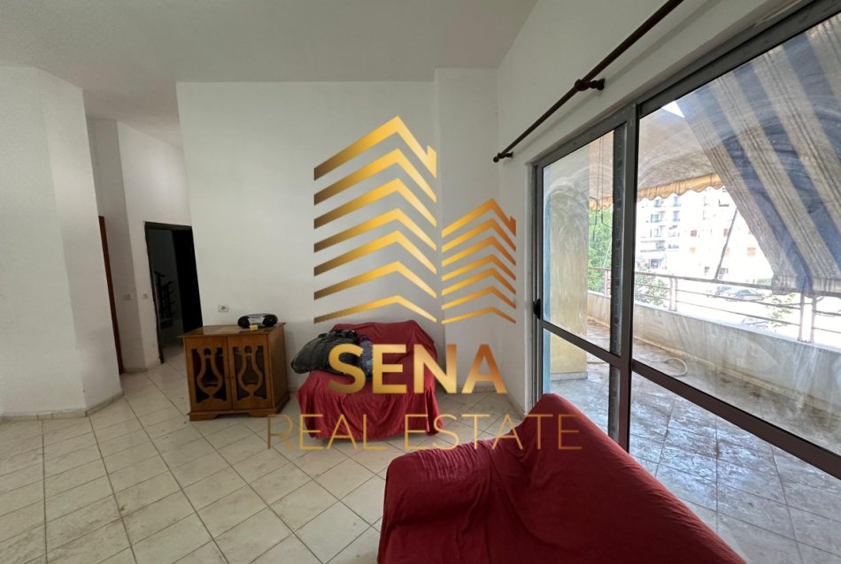 Tirane, shitet apartament 2+1+Ballkon Kati 2, 109 m² 125.000 € (Rruga Foto Xhavella)