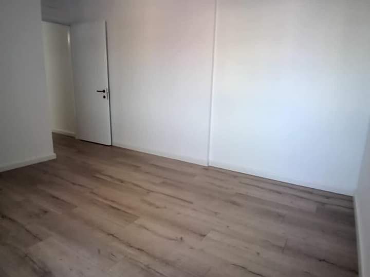 OKAZION! Tek Zogu Zi, Perball Ring Center Shitet Super Apartament 1+1 me Pamje FANTASTIKE. Sipërfaqja 76 m². Cmimi 145.000 Euro ( Zogu Zi, Pallati Qatar Center )