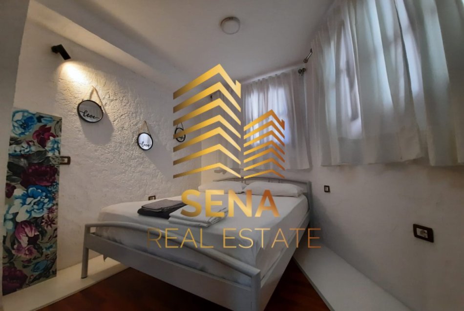 Tirane, jepet me qera 2+1 Kati 1, 75 m² 750 € (Rruga George W. Bush)