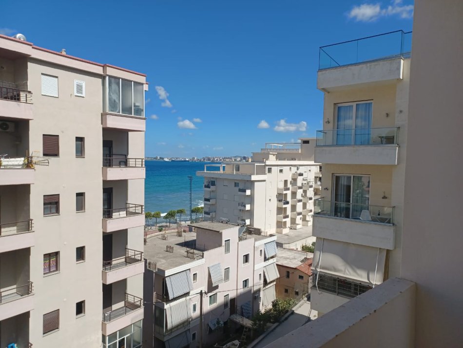 Vlore, jepet me qera garsonier 1+1 Kati 3, 42 m² 200 € 