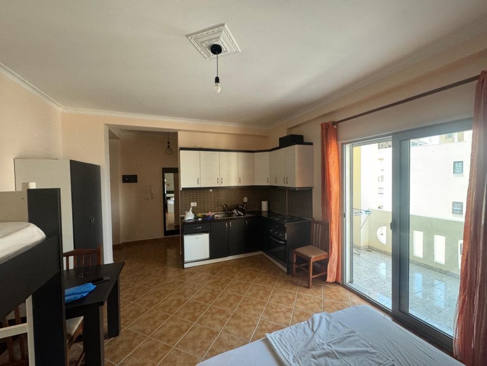 Vlore, jepet me qera garsonier 1+1 Kati 3, 43 m² 150 € 