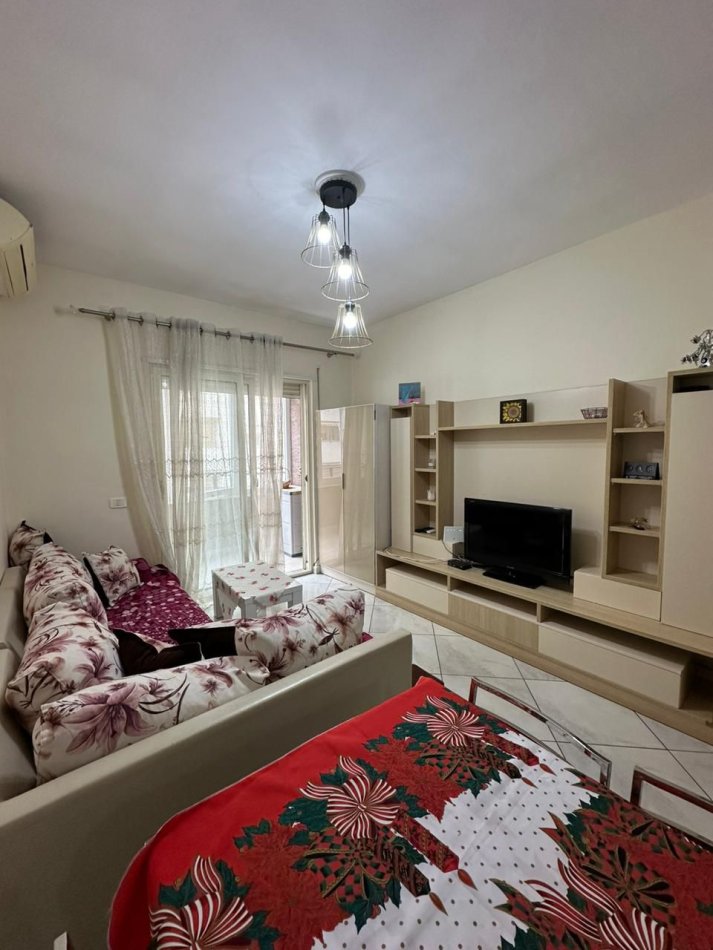 Durres, plazh, jepet me qera 1+1+Aneks+Ballkon Kati 5,