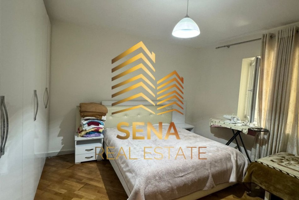 Tirane, jepet me qera apartament 1+1 Kati 1, 80 m² 550 € (Rruga Gjik Kuqali)