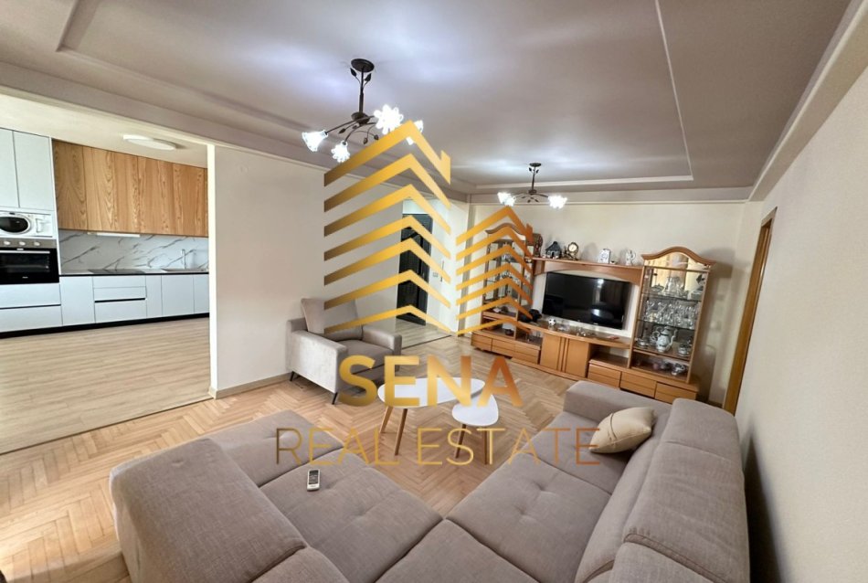 Tirane, jepet me qera apartament 2+1+Aneks+Ballkon Kati 9, 130 m² 900 € (Bulevardi Zogu I)