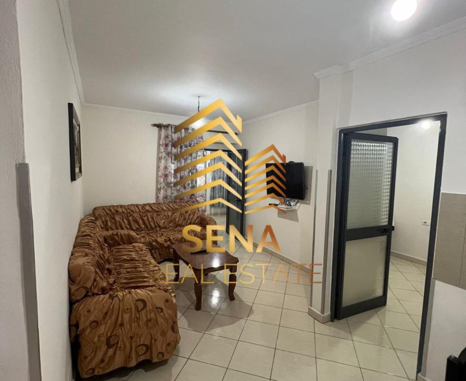 Tirane, jepet me qera apartament 1+1 Kati 1, 70 m² 350 € (Rruga Kongresi I Manastirit)