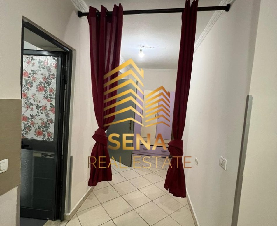 Tirane, jepet me qera apartament 1+1 Kati 1, 70 m² 350 € (Rruga Kongresi I Manastirit)