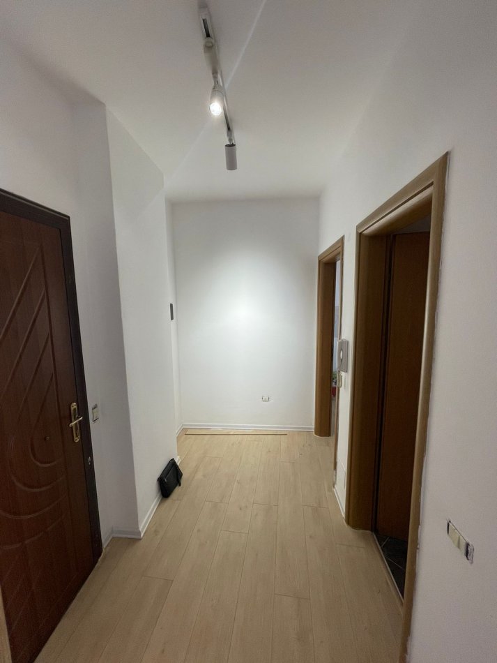 Tirane, shitet apartament 1+1+Ballkon Kati 2, 75 m² 97.500 € (Astir)
