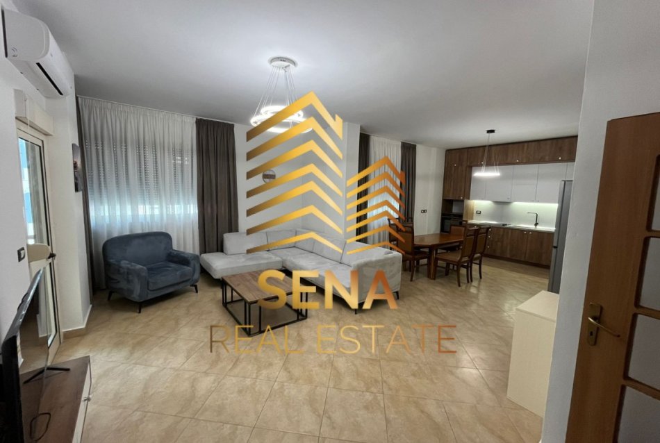 Tirane, jepet me qera apartament 2+1+Ballkon Kati 4, 118 m² 550 € (Rruga 5 Maji)