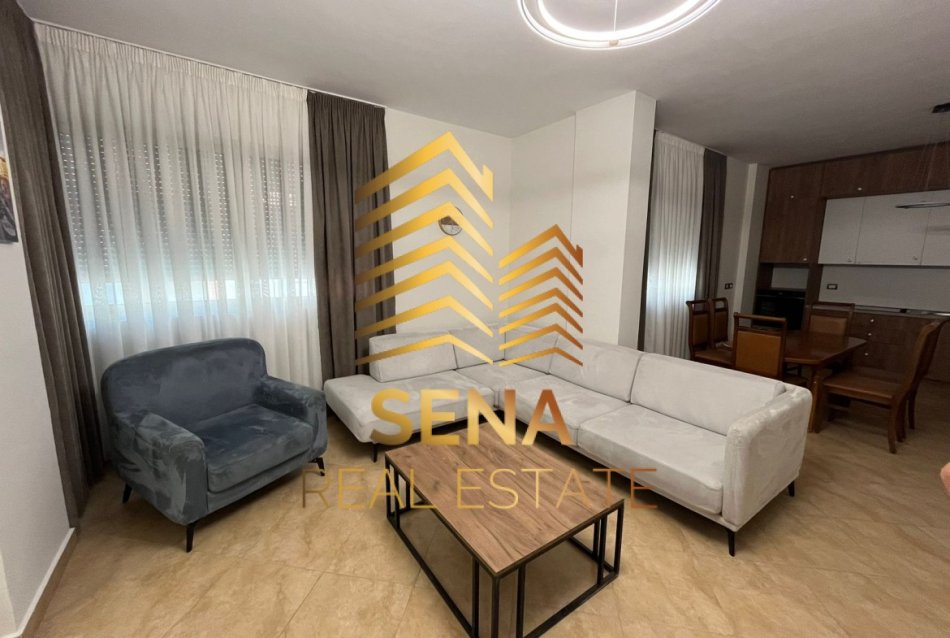 Tirane, jepet me qera apartament 2+1+Ballkon Kati 4, 118 m² 550 € (Rruga 5 Maji)