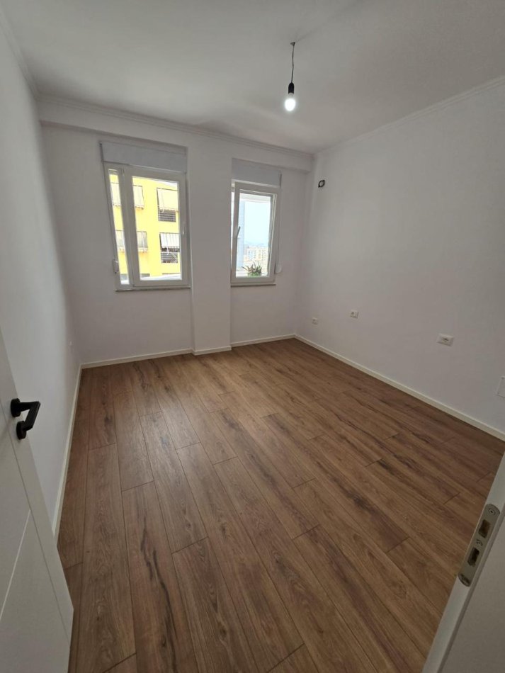 Tirane, shitet apartament 2+1+2, Kati 7, 96 m² 210.000 € (RRUGA E KAVAJES ,CONDOR CENTER)