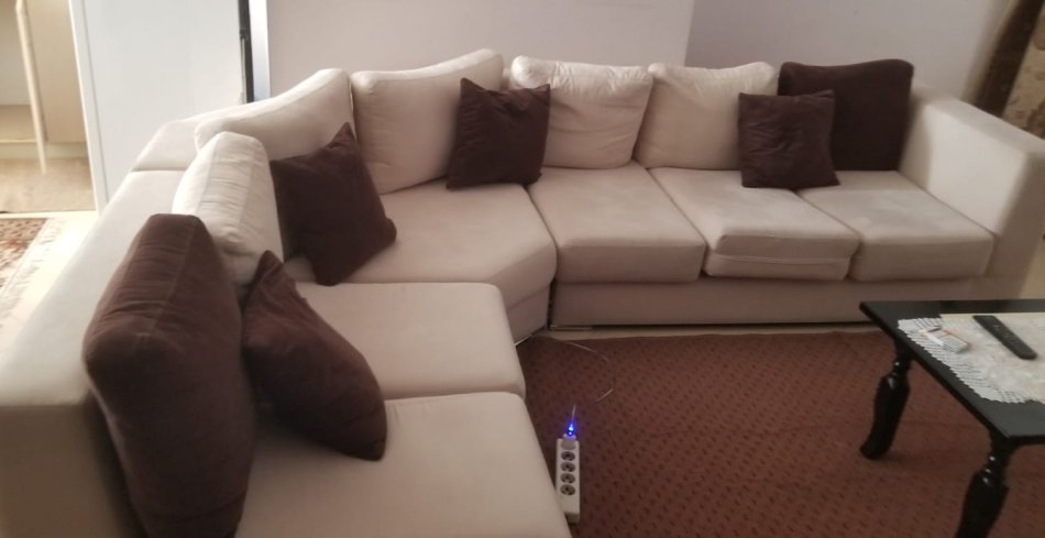 Tirane, jepet me qera Vile 1+1 Kati 2, 60 m² 230 € (5 min nga Amerikan 3,Yzberisht)