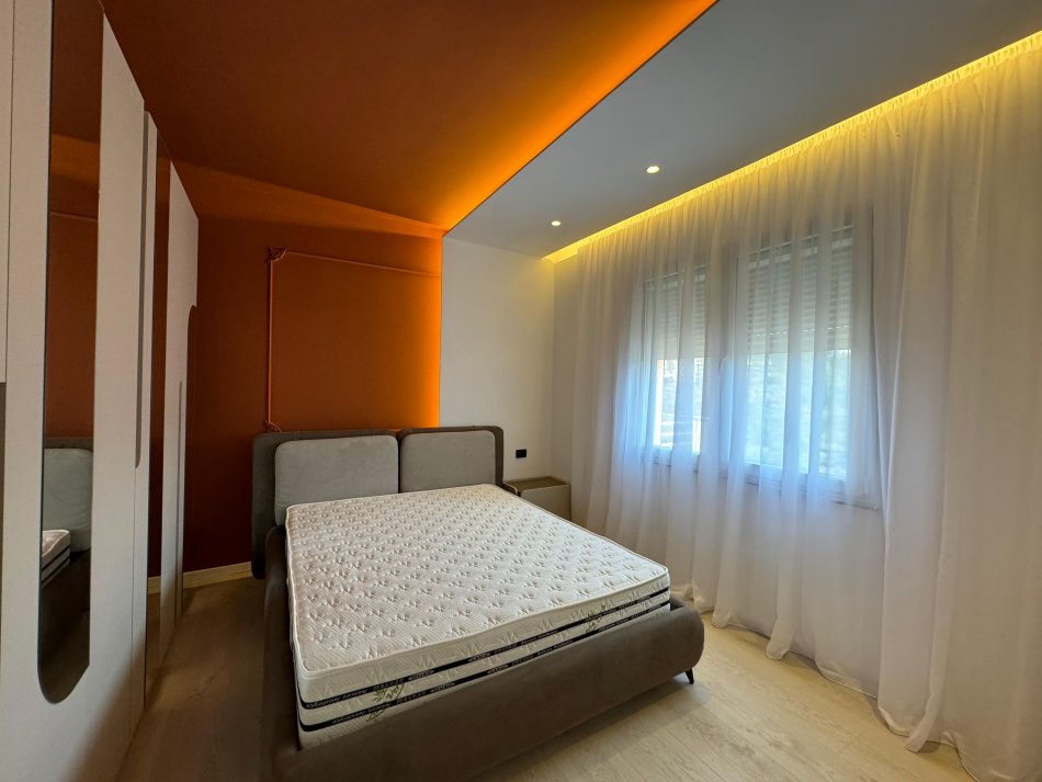 Tirane, shitet apartament 1+1+Aneks Kati 3, 55 m² 150.000 € (Komuna e Parisit)