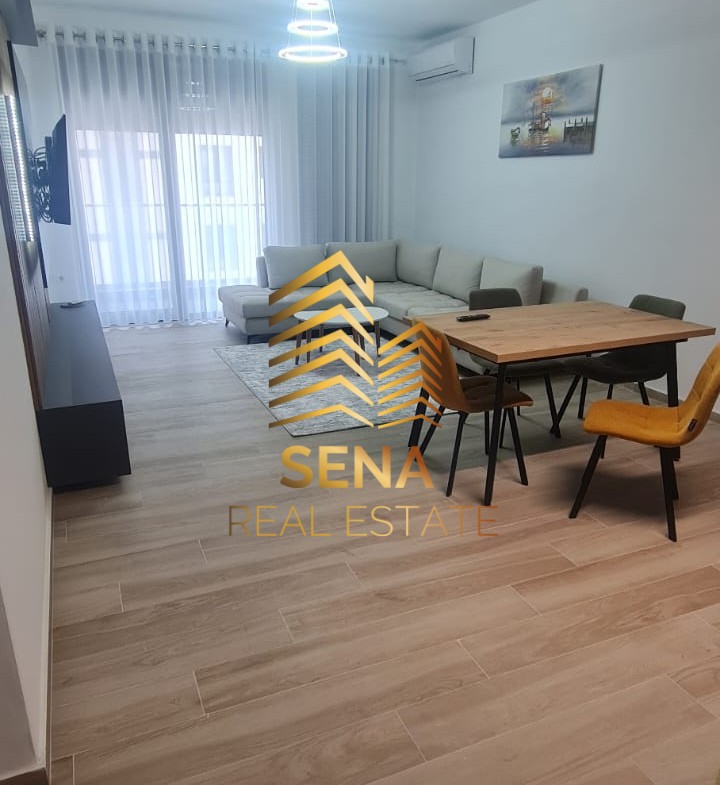 Tirane, jepet me qera apartament 2+1+Ballkon Kati 4, 103 m² 650 € (Rruga Xhanfize Keko)