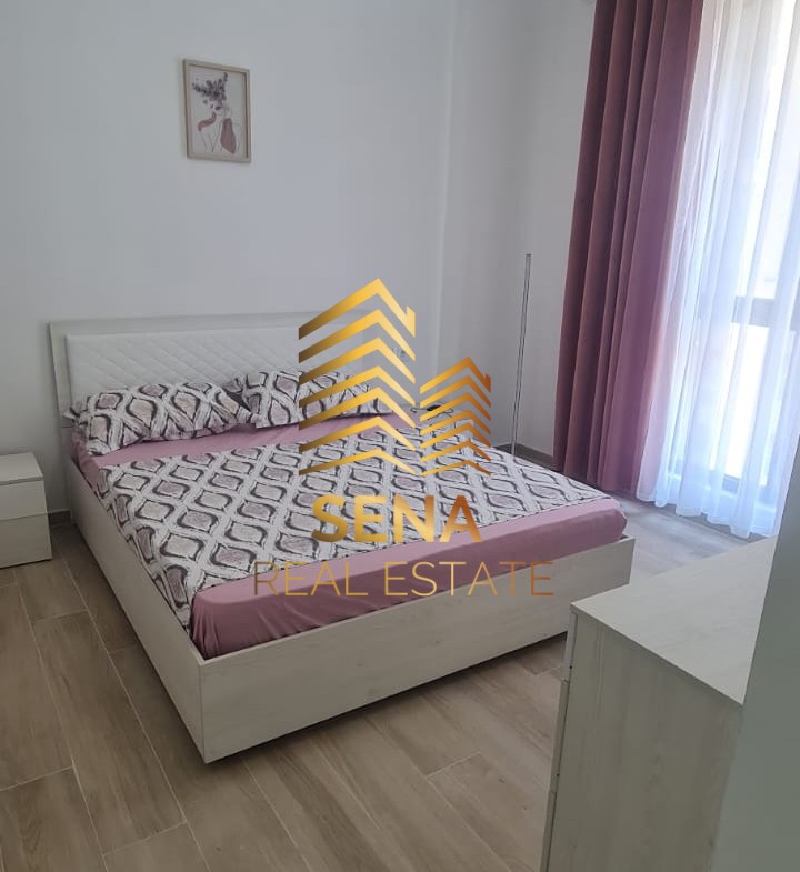 Tirane, jepet me qera apartament 2+1+Ballkon Kati 4, 103 m² 650 € (Rruga Xhanfize Keko)
