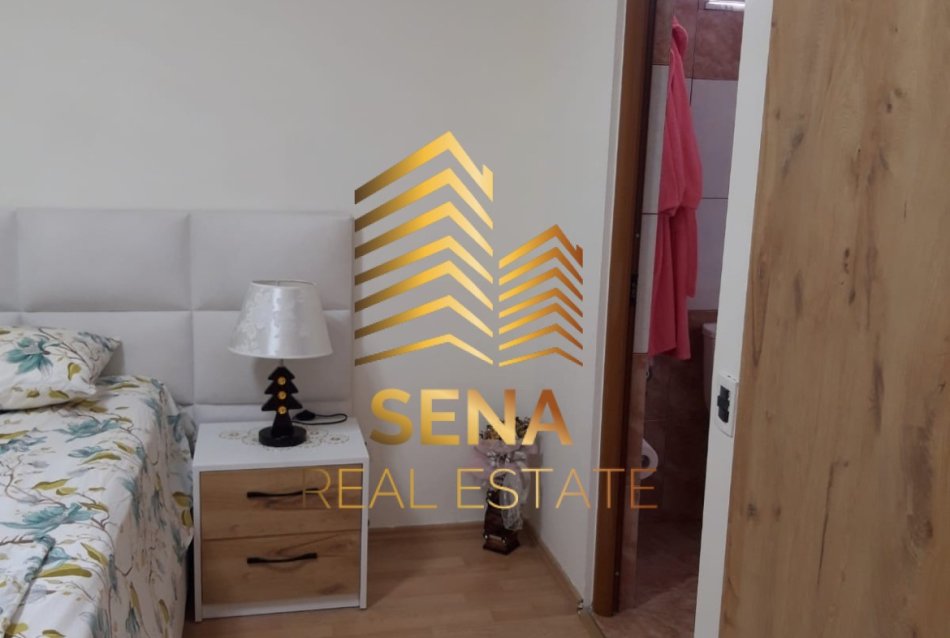 Tirane, jepet me qera Vile 3+1 , 250 m² 1.400 € (Rruga Hiqmet Buzi)