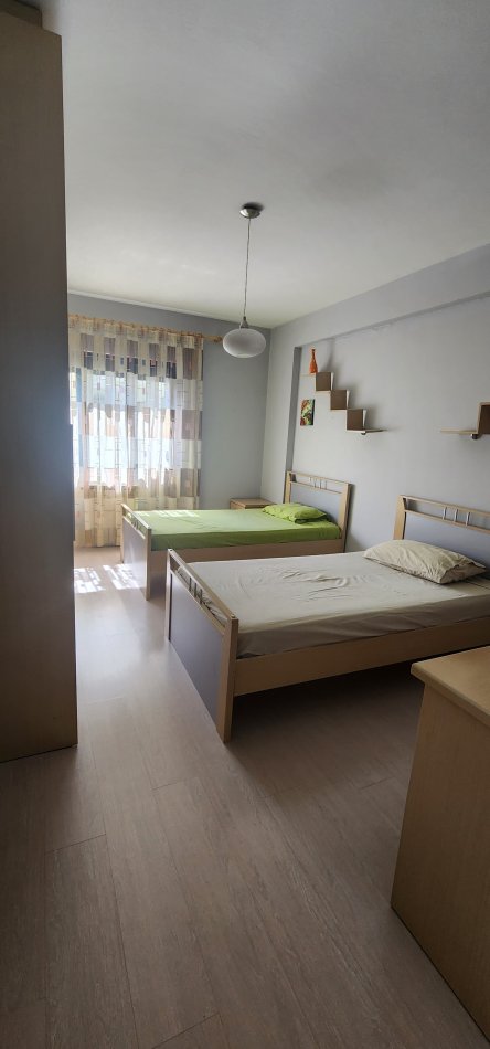 Tirane, shitet apartament 2+1+Ballkon Kati 4, 110 m² 230.000 € (Komuna e Parisit)