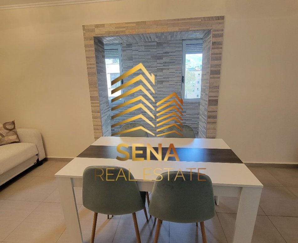 Tirane, jepet me qera apartament 1+1+Aneks+Ballkon Kati 3, 60 m² 550 € (Brryli)