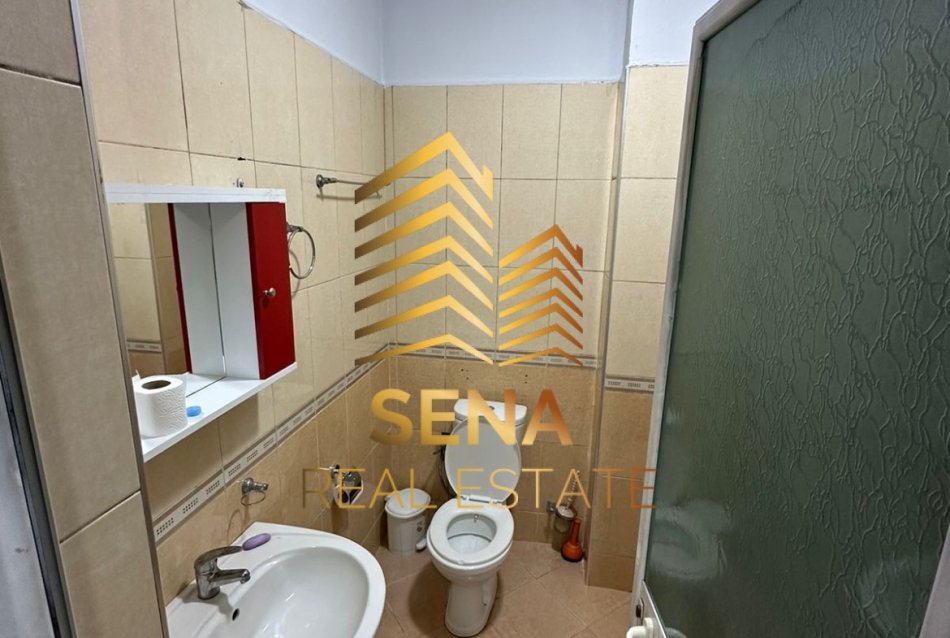 Tirane, jepet me qera apartament 2+1+Ballkon Kati 2, 90 m² 470 € (Rruga Teodor Keko)