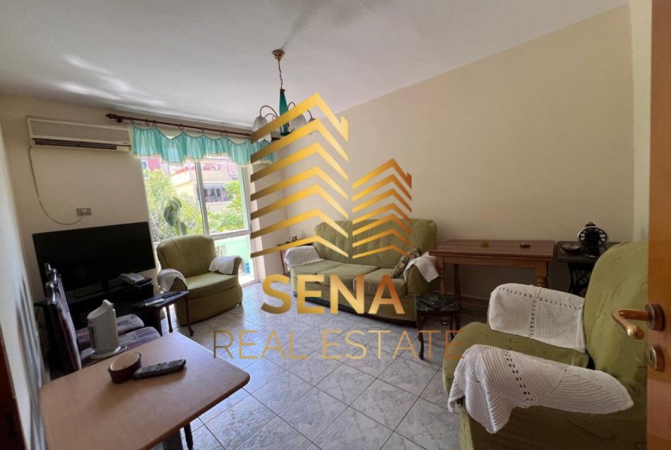 Tirane, jepet me qera apartament 1+1+Ballkon Kati 3, 62 m² 500 € (Stadiumi Dinamo)
