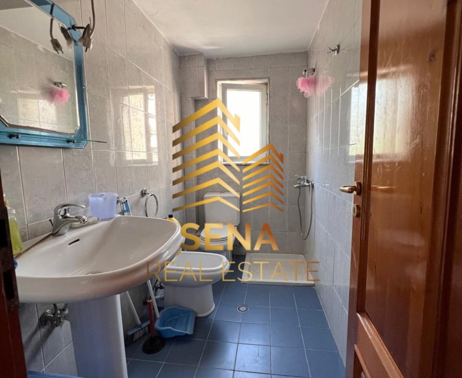 Tirane, jepet me qera apartament 1+1+Ballkon Kati 3, 62 m² 500 € (Stadiumi Dinamo)