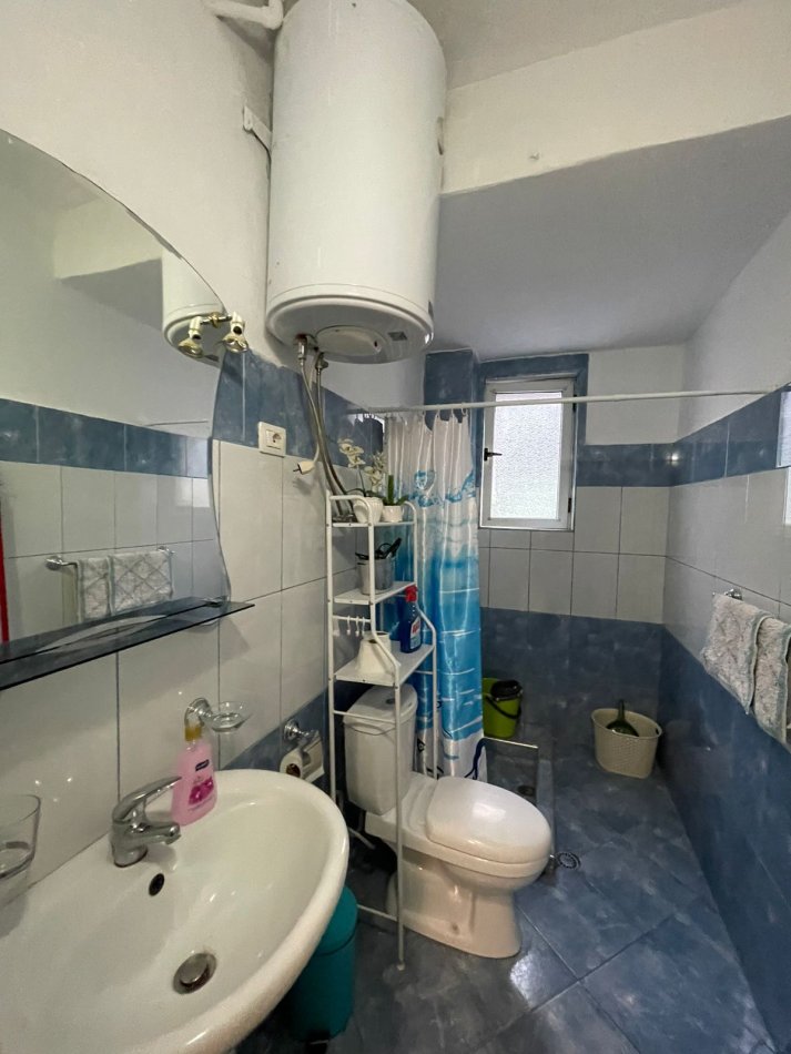 Tirane, jepet me qera apartament 1+1+Ballkon Kati 2, 70 m² 630 € (Bulevardi i ri)
