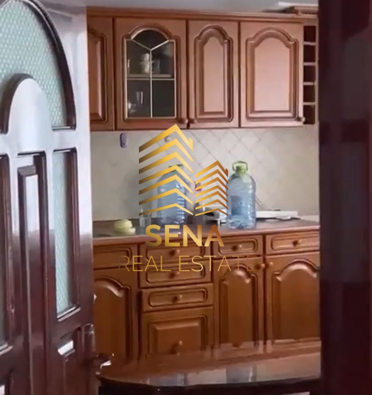 Tirane, jepet me qera apartament 2+1+Ballkon Kati 3, 160 m² 550 € (Rruga Siri Kodra)