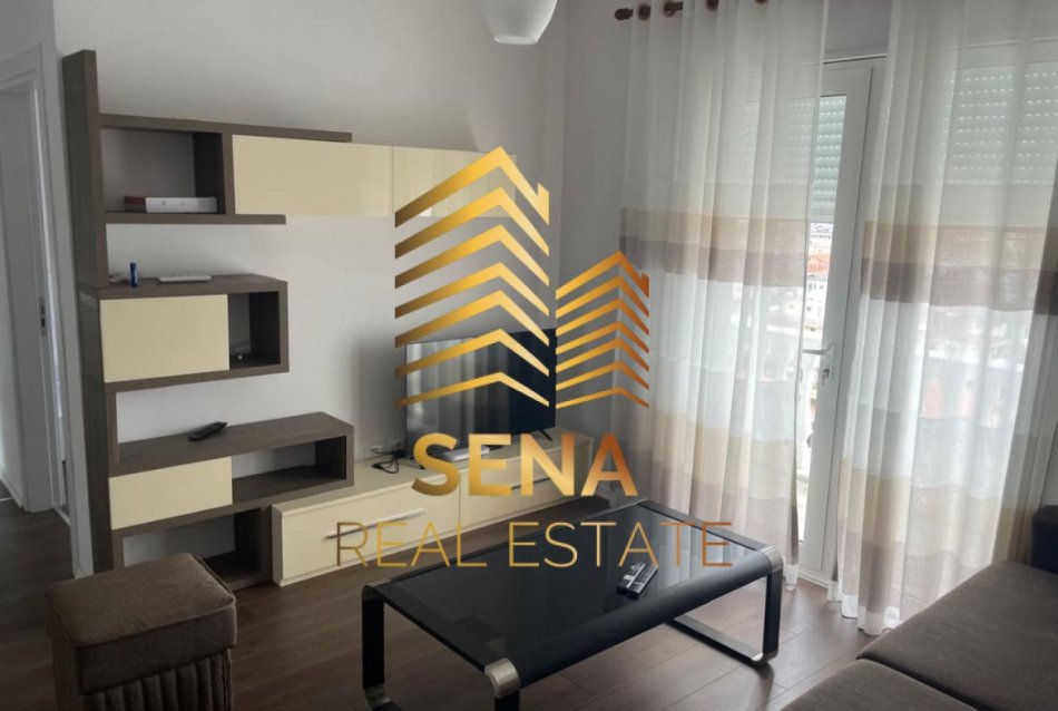 Tirane, jepet me qera apartament 3+1+Ballkon Kati 7, 116 m² 500 € (Rruga Nënë Tereza)