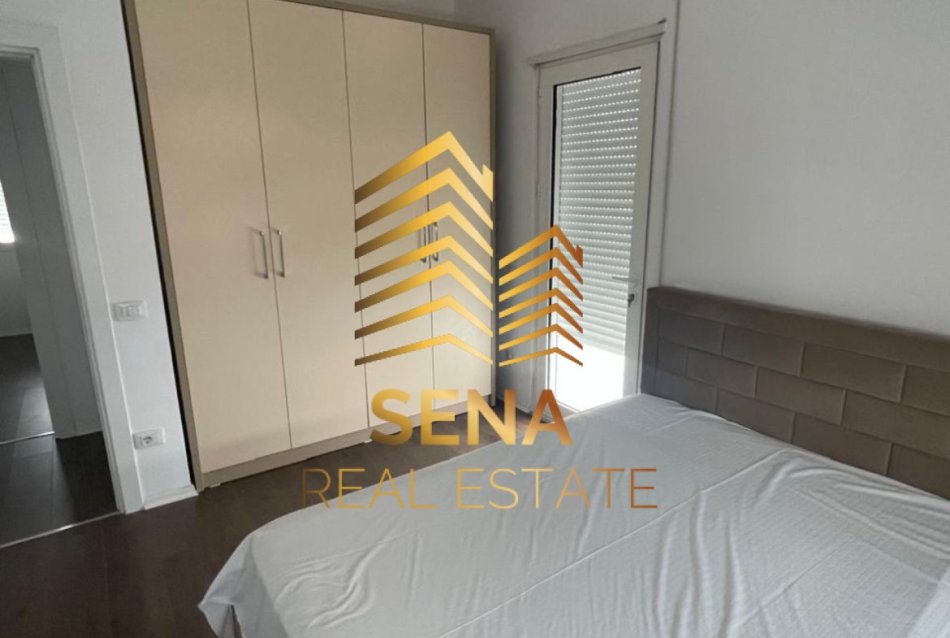 Tirane, jepet me qera apartament 3+1+Ballkon Kati 7, 116 m² 500 € (Rruga Nënë Tereza)