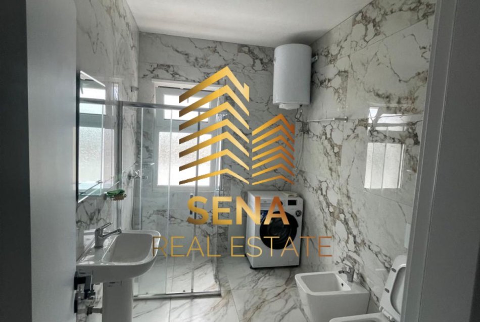 Tirane, jepet me qera apartament 3+1+Ballkon Kati 7, 116 m² 500 € (Rruga Nënë Tereza)