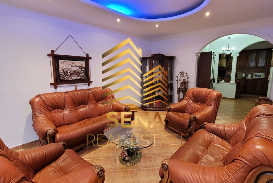 Tirane, jepet me qera apartament 3+1+Aneks+Ballkon Kati 6, 110 m² 500 € (Rruga Hajredin Shtino)