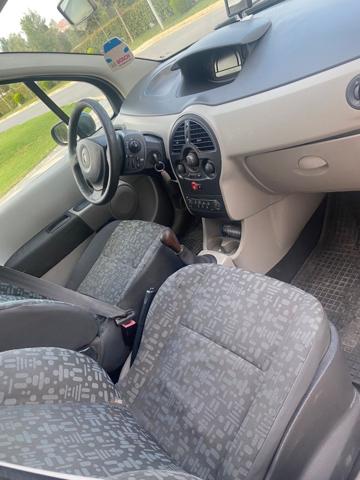 Durres, shes makine Renault Benzin+Gaz, e zeze manuale 2.000 €
