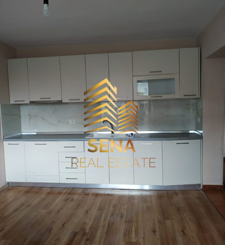Tirane, jepet me qera apartament 1+1 Kati 2, 50 m² 410 € (Rruga Muhamet Gjollesha)