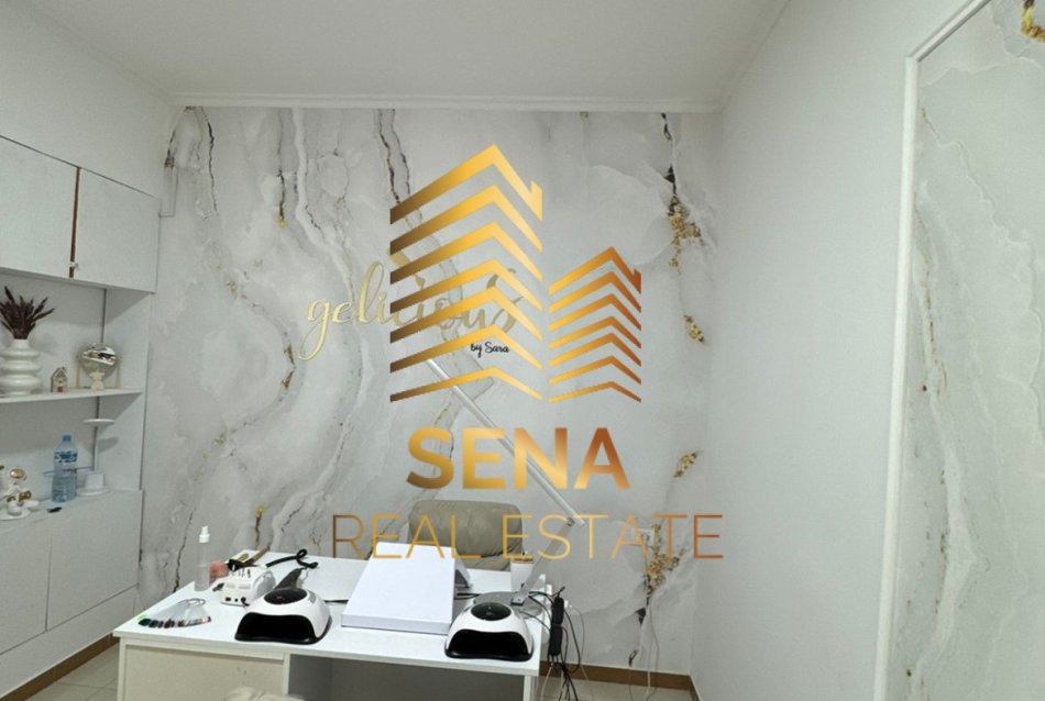 Tirane, jepet me qera ambjent biznesi , 28 m² 250 € (Rruga Arkitekt Kasemi)