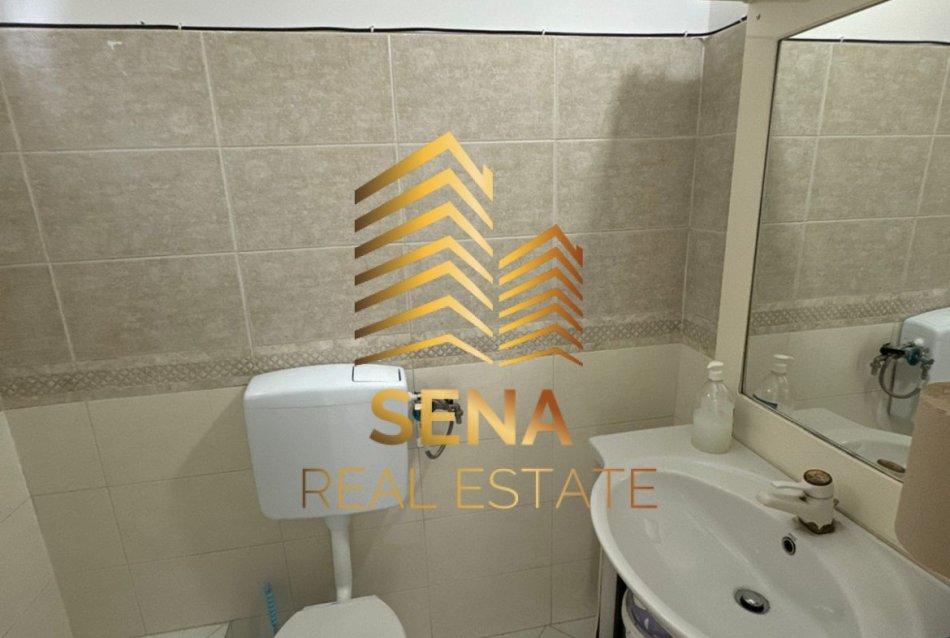 Tirane, jepet me qera ambjent biznesi , 28 m² 250 € (Rruga Arkitekt Kasemi)