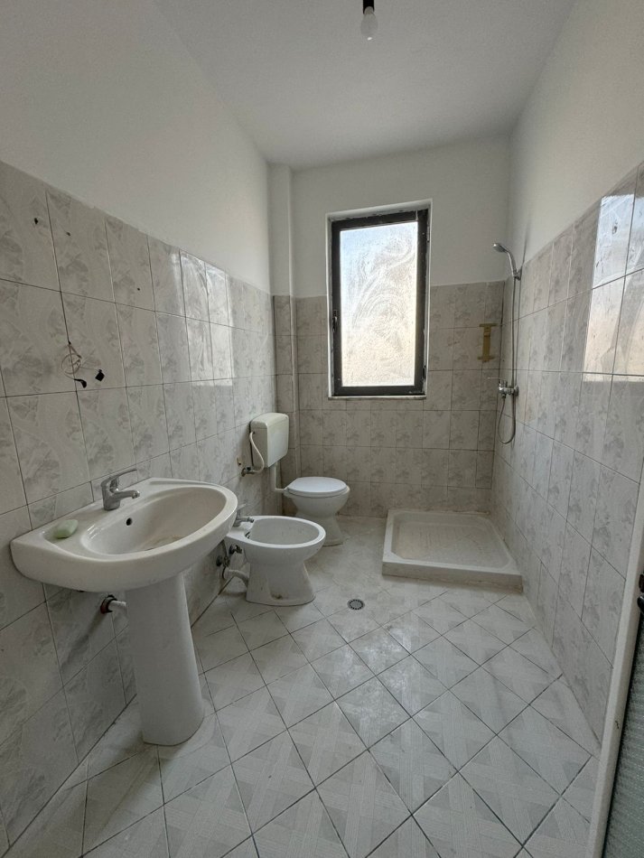 Durres, shitet apartament Kati 3, 130 m² 115.000 € (Ish rajoni, Lagja 5
