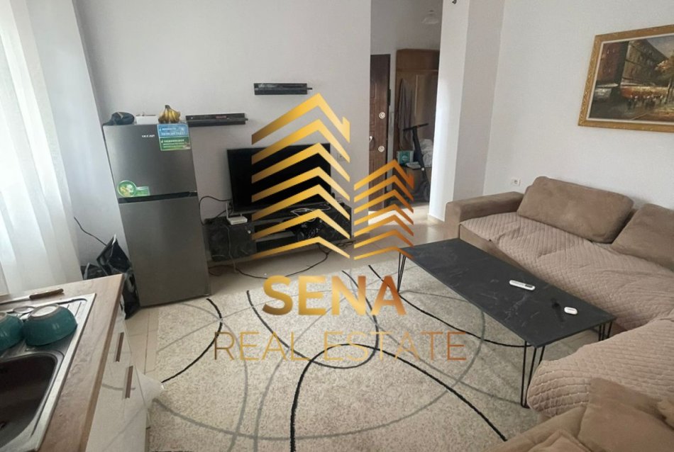 Tirane, jepet me qera apartament 1+1 Kati 1, 65 m² 450 € (Rruga 5 Maji)