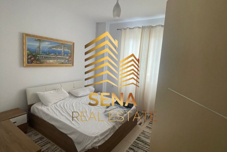 Tirane, jepet me qera apartament 1+1 Kati 1, 65 m² 450 € (Rruga 5 Maji)