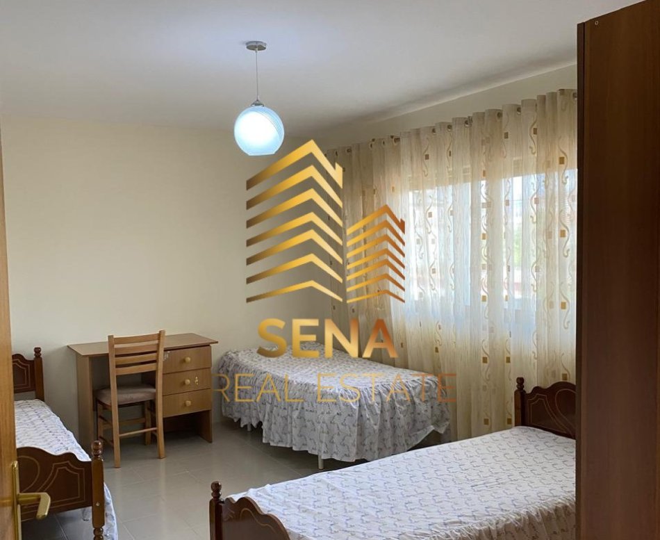 Tirane, jepet me qera apartament 2+1+Aneks+Ballkon Kati 2, 120 m² 500 € (Rruga Skënder Jareçi)