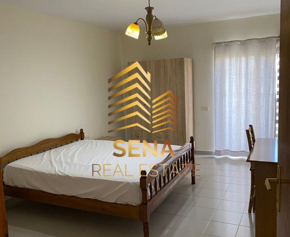 Tirane, jepet me qera apartament 2+1+Aneks+Ballkon Kati 2, 120 m² 500 € (Rruga Skënder Jareçi)