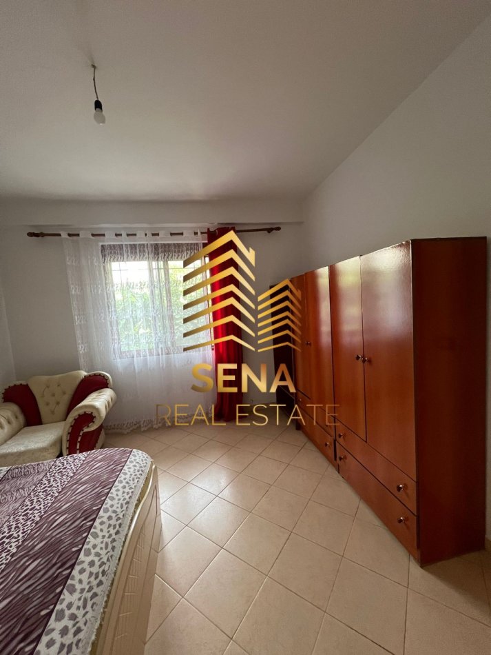 Tirane, jepet me qera apartament 1+1 Kati 1, 65 m² 300 € (Vilat Gjermane)