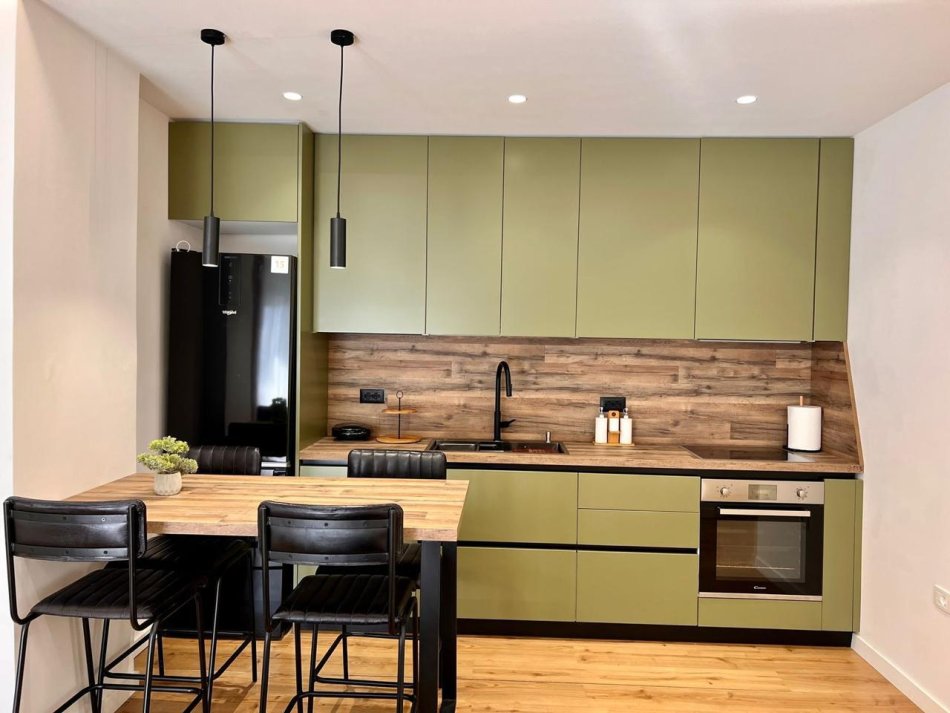 Komuna e Parisit / Apartament 1+1+Blk, 700 €