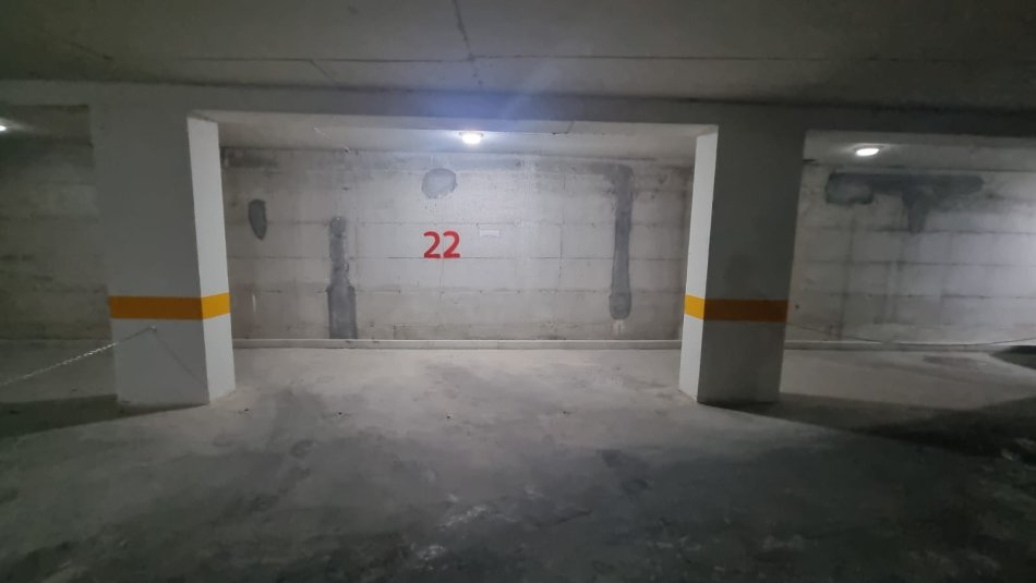 Tirane, jepet me qera apartament 2+1+Ballkon Kati 7, 92 m² 6.000 € (Ali Demi)