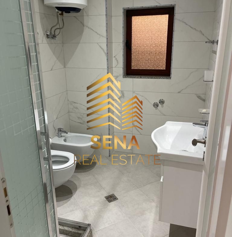 Tirane, jepet me qera ambjent biznesi Kati 0, 100 m² 450 € (Fuat Toptani)
