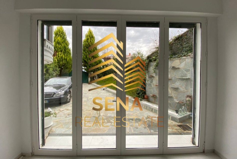Tirane, jepet me qera Vile 3+1+Ballkon Kati 2, 250 m² 900 € (Rruga Fuat Toptani)