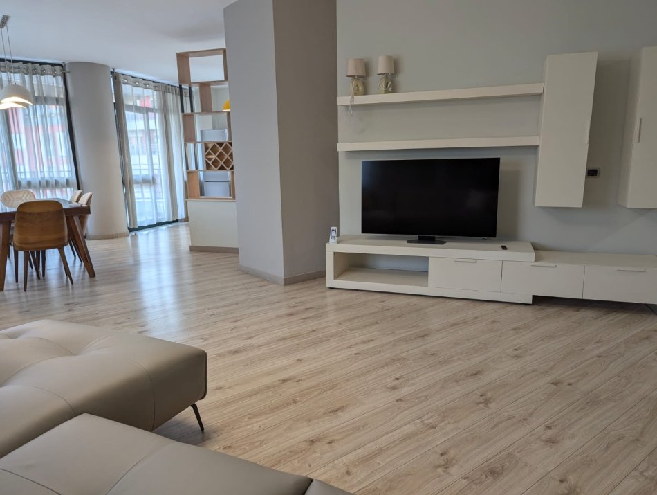 Tirane, jepet me qera apartament 3+1+3, 170.78 m2 , 2300 €uro/muaj (Rruga SAMI FRASHERI,TIRANE)